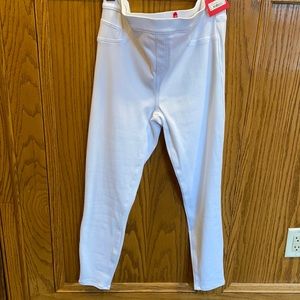 NWT spanx ankle jeanish leggings in white
